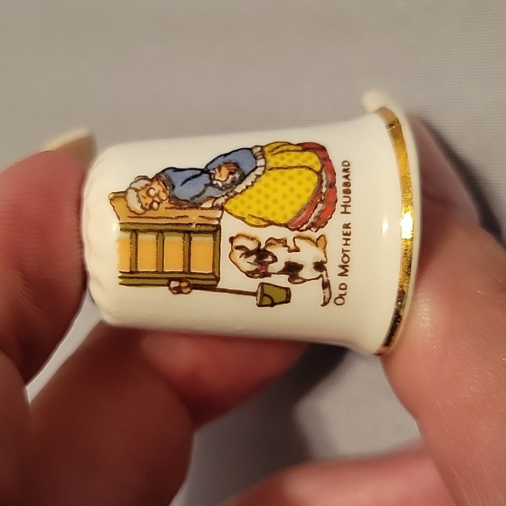 OLD MOTHER HUBBARD BONE CHINA THIMBLE